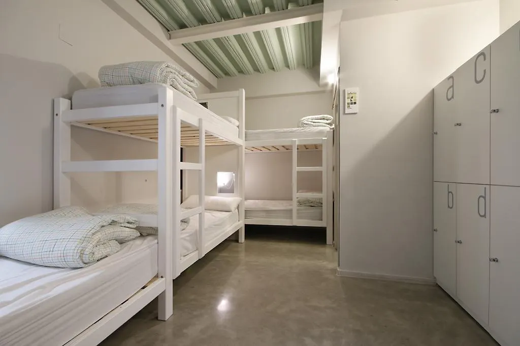 Lemon Rock Hostel Granada